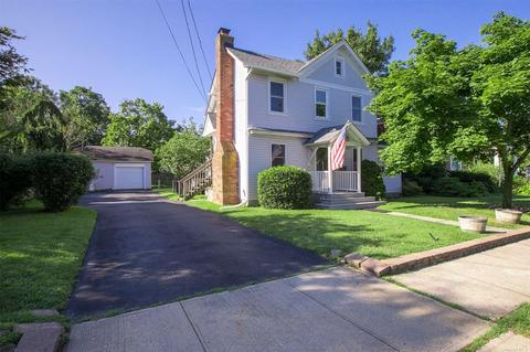 16 Cedar Grove St, Patchogue, NY 11772 photo 1