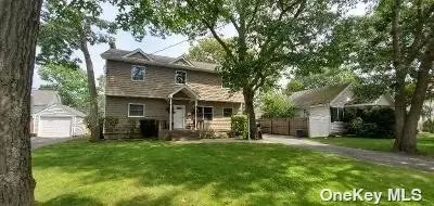 105 Highland Ave, Patchogue, NY 11772 photo 1
