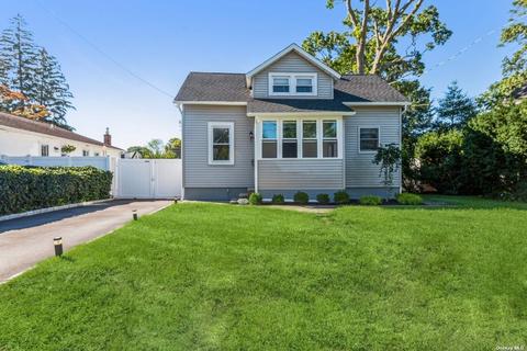12 Elm St, Islip, NY 11751 photo 1