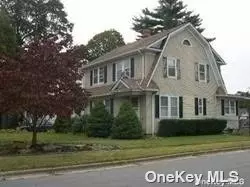 41 Prospect Pl, Riverhead, NY 11901 photo 1