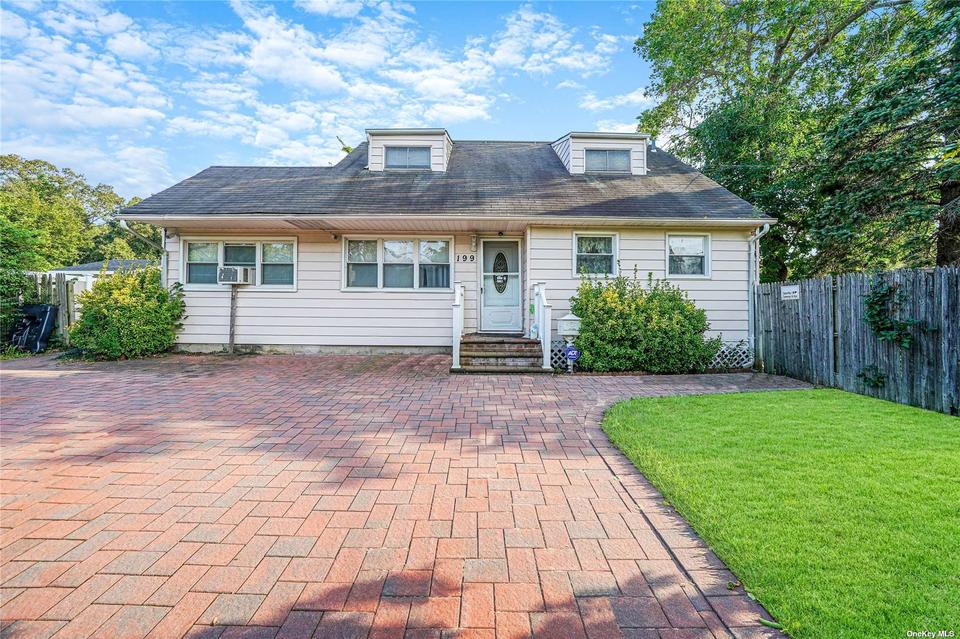 199 Grand Blvd, Brentwood, NY 11717 23 Photos MLS 3344488 Movoto