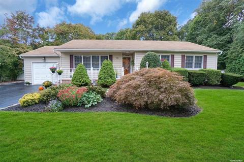 71 Log Rd, Patchogue, NY 11772 photo 1