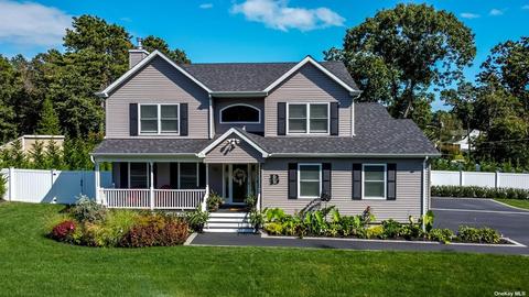 265 Winters Dr, Mastic, NY 11950 photo 1