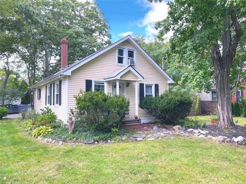 266 Munsell Rd, Patchogue, NY 11772 photo 1