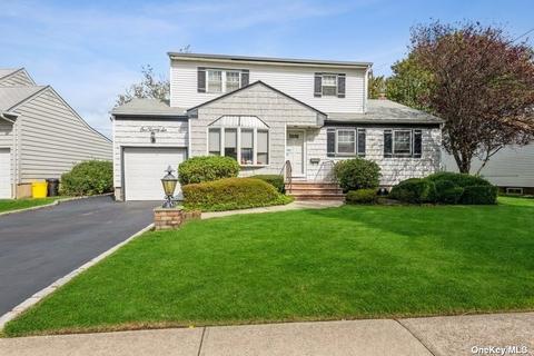 126 Knickerbocker Rd W, Plainview, NY 11803 photo 1