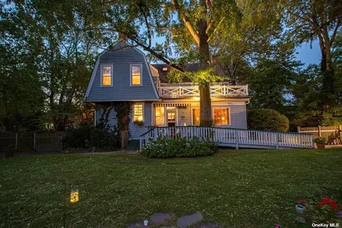 42 Dundee Ave, Babylon, NY 11702 photo 1