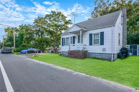 764 N Ocean Ave, Patchogue, NY 11772 photo 1