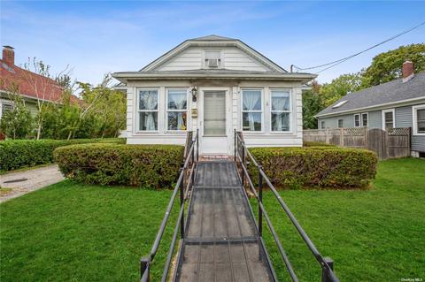 295 Oak St, Patchogue, NY 11772 photo 1