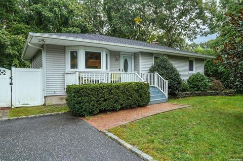 213 Walker Ave, Patchogue, NY 11772 photo 1