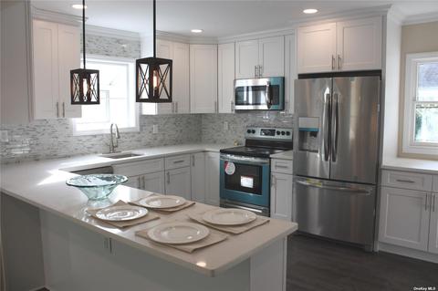 508 John Roe Smith Ave, Patchogue, NY 11772 photo 1