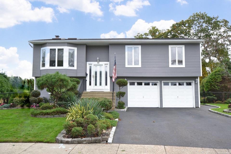 12 Waterview Ave, Ronkonkoma, NY 11779 18 Photos MLS 3354757 Movoto