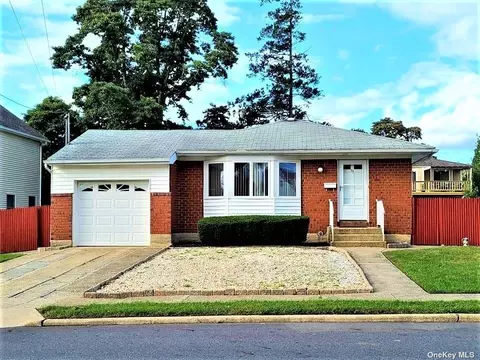 75 W Cedar Dr, Plainview, NY 11803 photo 1
