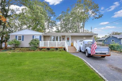43 Charles Rd, Patchogue, NY 11772 photo 1