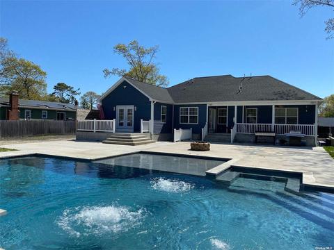 134 Stackyard Dr, Mastic Beach, NY 11951 photo 1