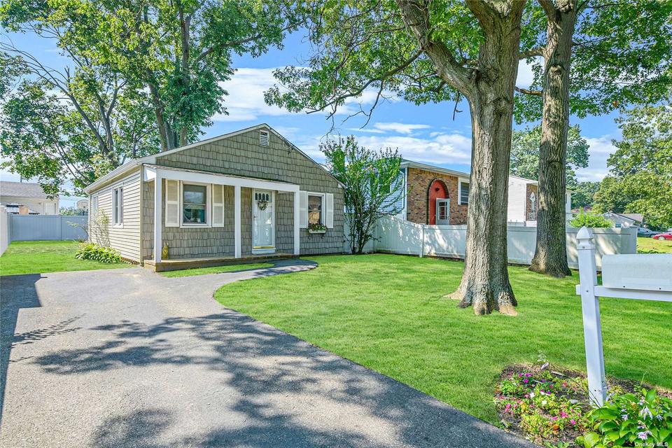 46 1st St, Ronkonkoma, NY 11779 15 Photos MLS 3360369 Movoto