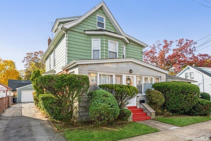 18 Davison Ave, Lynbrook, NY 11563 30 Photos MLS 3360379 Movoto