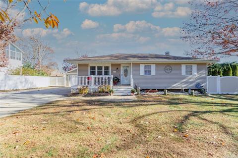 237 Walker Ave, Patchogue, NY 11772 photo 1