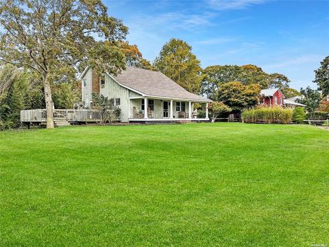 9 Spruce St, Patchogue, NY 11772 photo 1