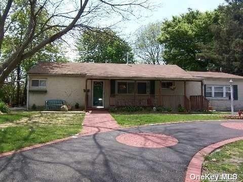 4 Tamarack St, Central Islip, NY 11722 photo 1