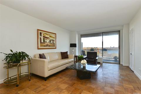 61-20 Grand Central Pkwy #C802, Forest Hills, NY 11375