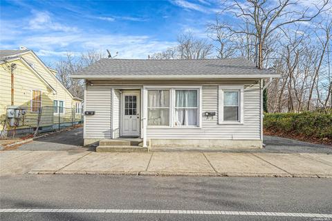 5 Mastic Rd, Mastic Beach, NY 11951 photo 1