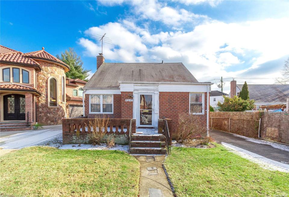 5643 199th St, Fresh Meadows, NY 11365 18 Photos MLS 3372040 Movoto