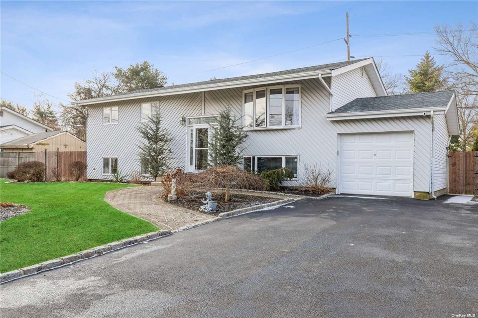 24 Ridge Rd, Wheatley Heights, NY 11798 24 Photos MLS 3372563 Movoto