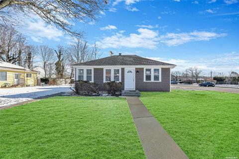 403 Columbus Ave, Patchogue, NY 11772 photo 1