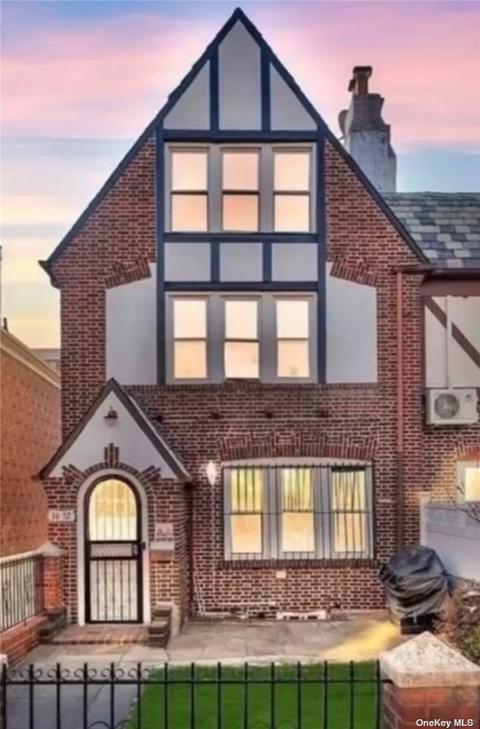 34-52 72nd St, Flushing, NY 11372 photo 1