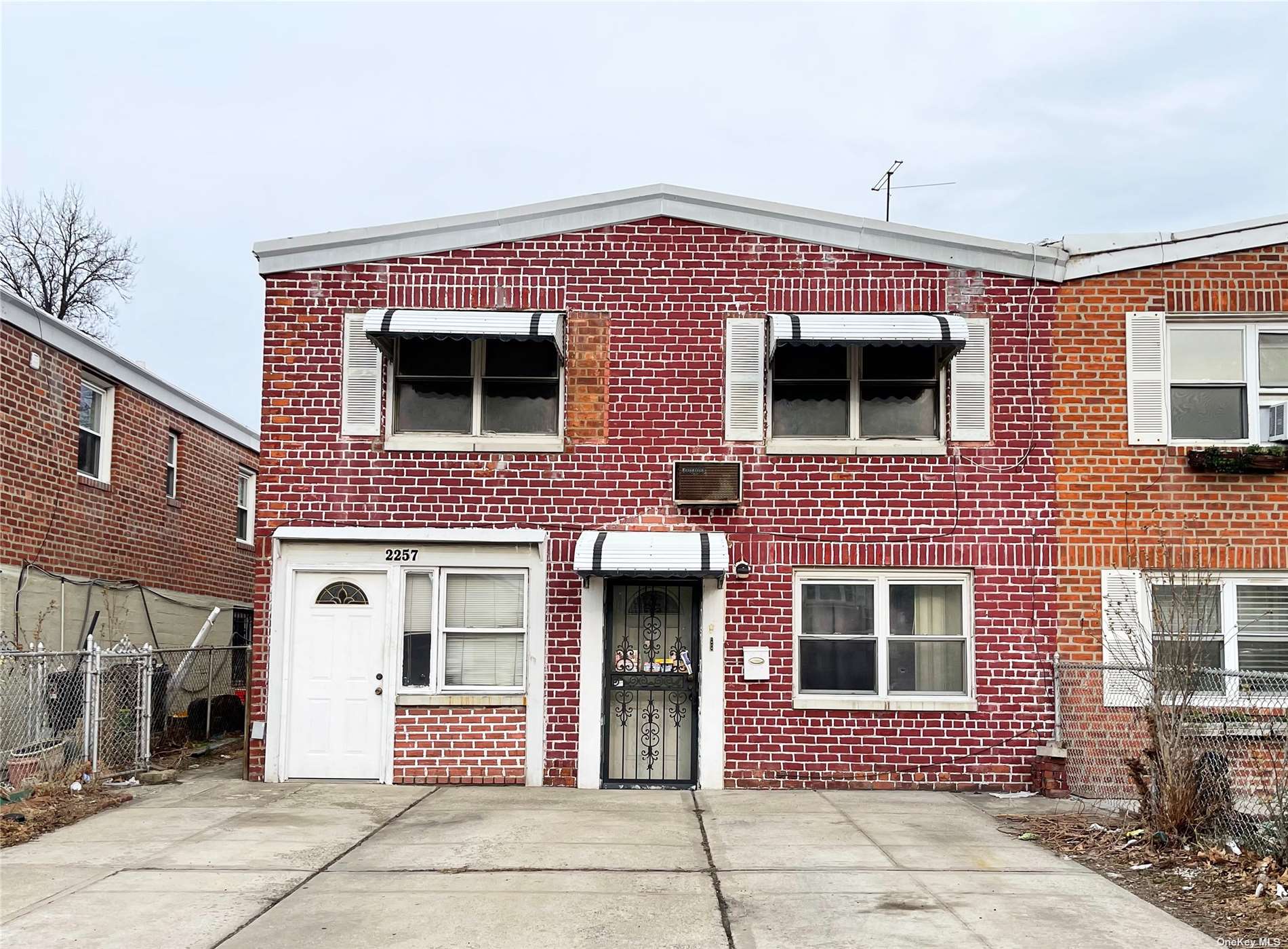 22-57 92 St  