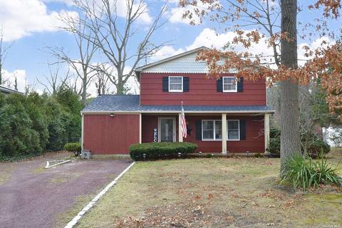 112 Pine St, Patchogue, NY 11772 photo 1