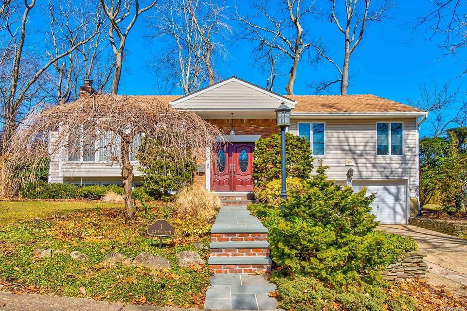 1 Oak Hill Dr, Oyster Bay, NY 11771 1 photo MLS 3381923 Movoto
