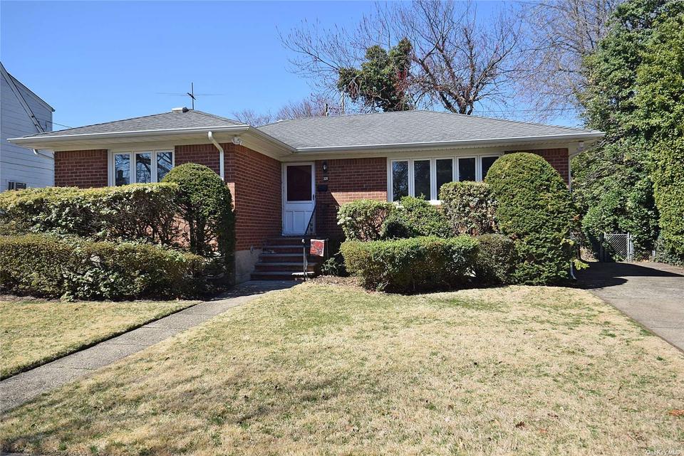 528 Stone Ave, Franklin Square, NY 11010 17 Photos MLS 3385262