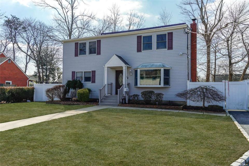 14 Hillside Rd, Deer Park, NY 11729 17 Photos MLS 3385395 Movoto