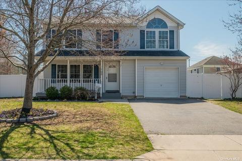 100 Herbert, Islip, NY 11751 photo 1
