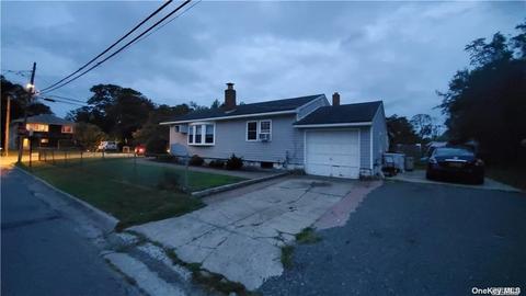 182 Rider Ave, Patchogue, NY 11772 photo 1