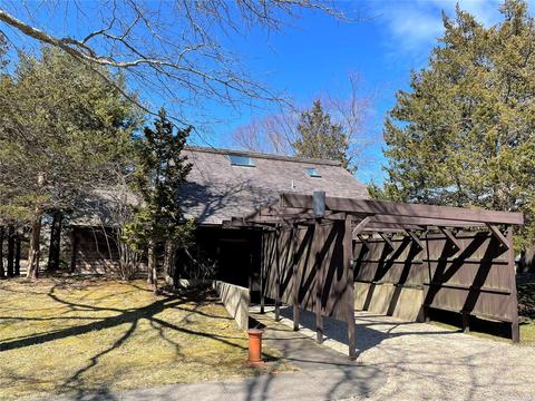 8 Yearling Ct #8, East Hampton, NY 11937
