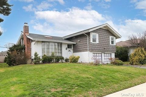 182 Maytime Dr, Jericho, NY 11753 photo 1