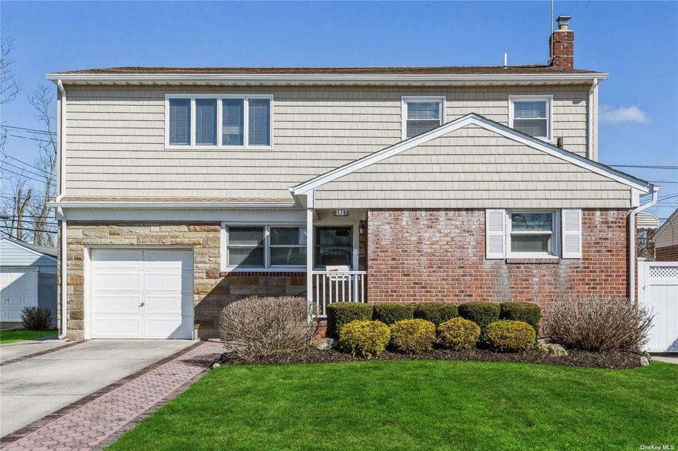3827 Hahn Ave, Bethpage, NY 11714 20 Photos MLS 3389308 Movoto