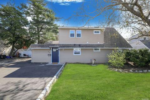 483 Sand Hill Rd, Wantagh, NY 11793