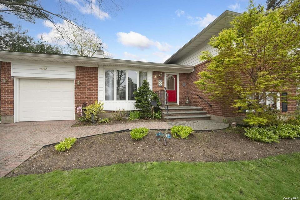 21 Ulster, Commack, NY 11725 23 Photos MLS 3395019 Movoto