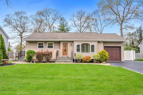 24 Apple Ln, Commack, NY 11725 photo 1