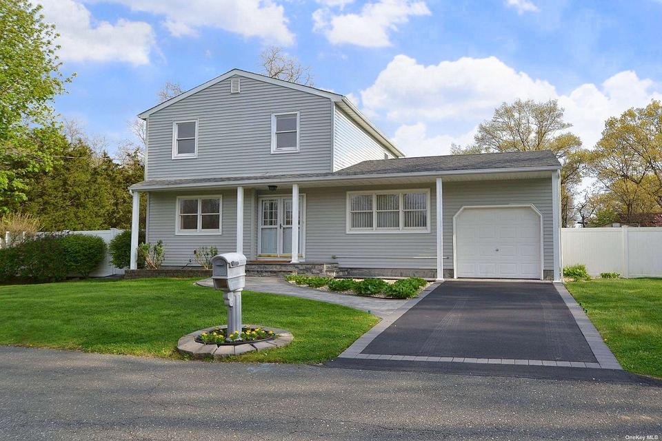 18 Radford Rd, Lake Grove, NY 11755 21 Photos MLS 3396561 Movoto