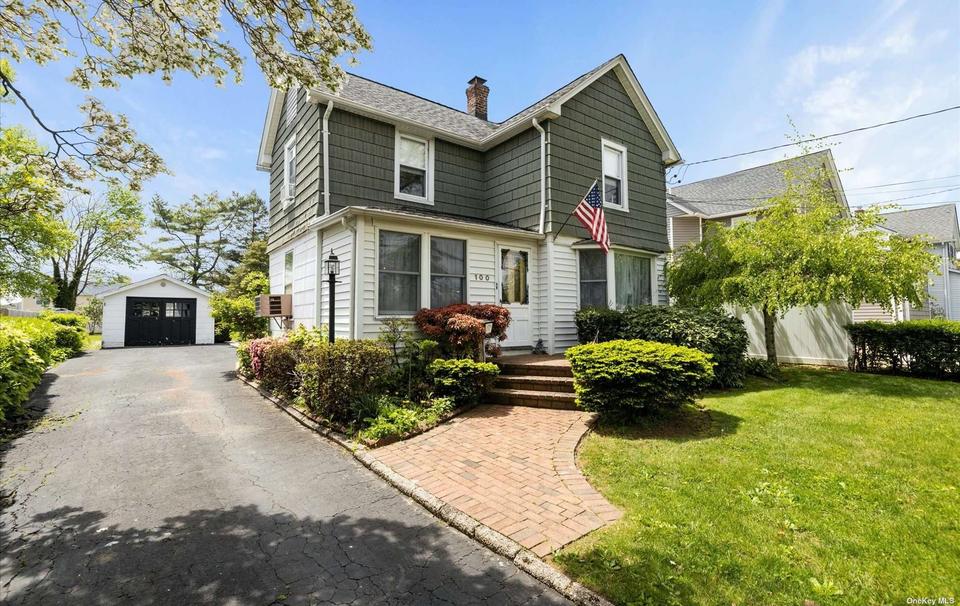 100 Arnold Ave, West Babylon, NY 11704 30 Photos MLS 3399830 Movoto