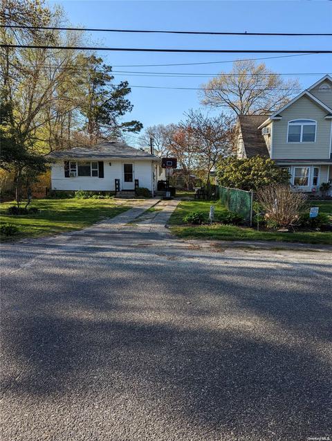 73 Coventry Ave, Mastic, NY 11950 photo 1