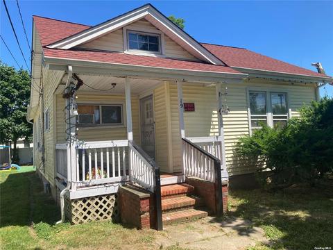 19 Case Ave, Patchogue, NY 11772 photo 1