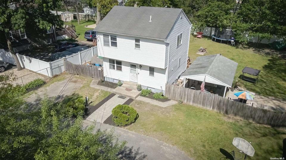 177 Magnolia Dr, Selden, NY 11784 33 Photos MLS 3400410 Movoto