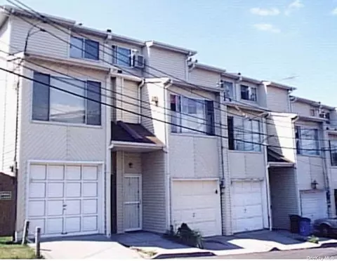 57 Mosel Loop Ave, Staten Island, NY 10304