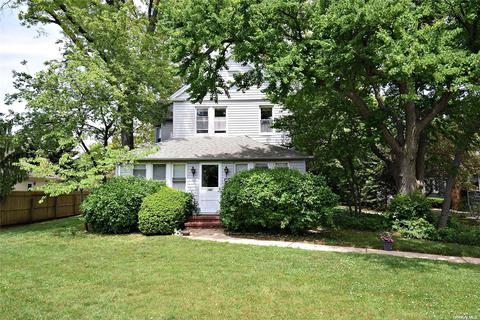 143 Maple Ave, Westbury, NY 11590