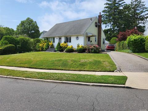 7 Northcote Rd, Westbury, NY 11590